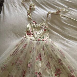 Trish Scully NWT girls Alexandria Dress size 10, delicate floral print
